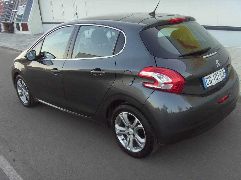 Peugeot 208 1.6 eHDI 6 ск., снимка 6 - Автомобили и джипове - 46803569