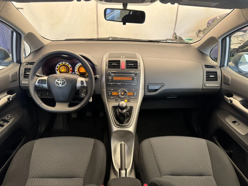 Toyota Auris 1.6i* СЪС СЕРВИЗНА ИСТОРИЯ, снимка 8 - Автомобили и джипове - 48012842