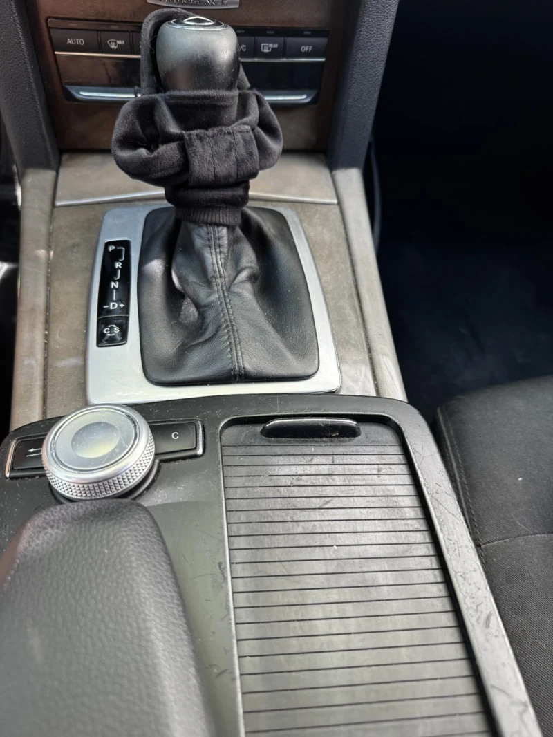 Mercedes-Benz E 220, снимка 11 - Автомобили и джипове - 52385435