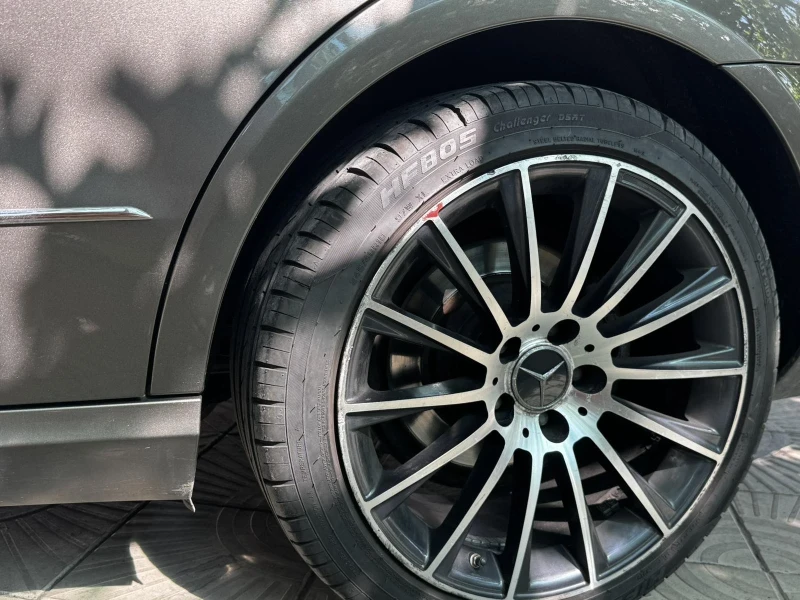 Mercedes-Benz E 220, снимка 5 - Автомобили и джипове - 52385435