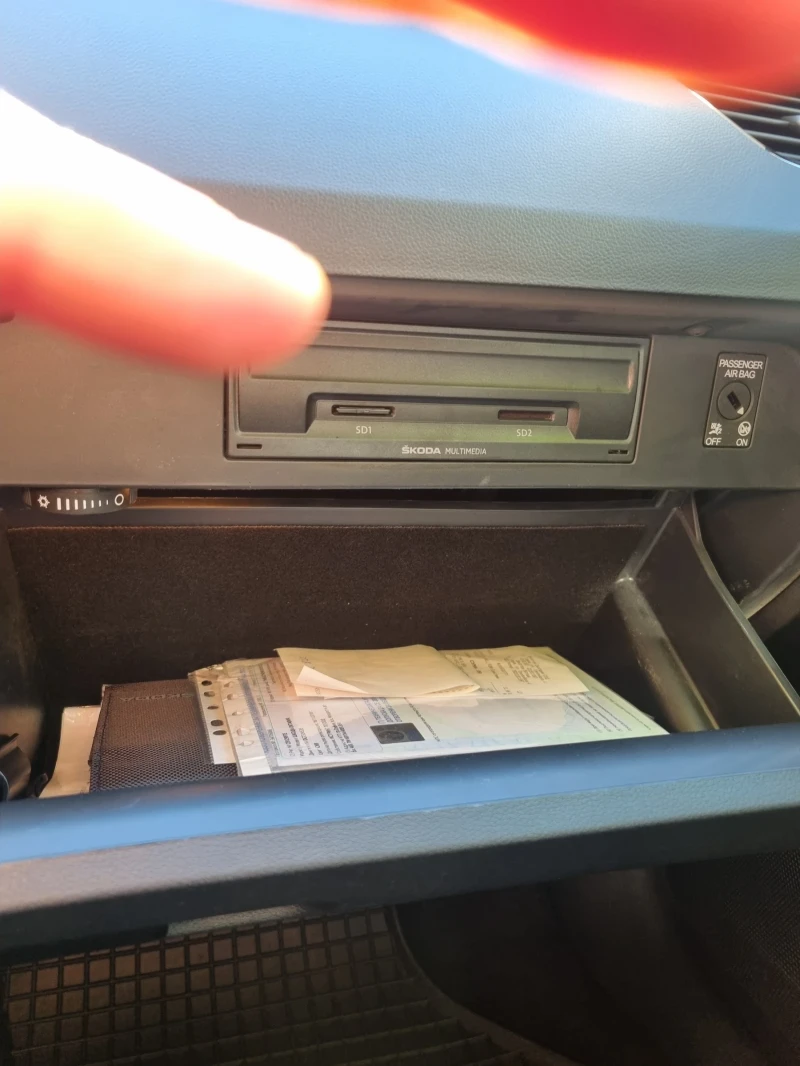 Skoda Octavia 1.6TDI, снимка 9 - Автомобили и джипове - 52135570