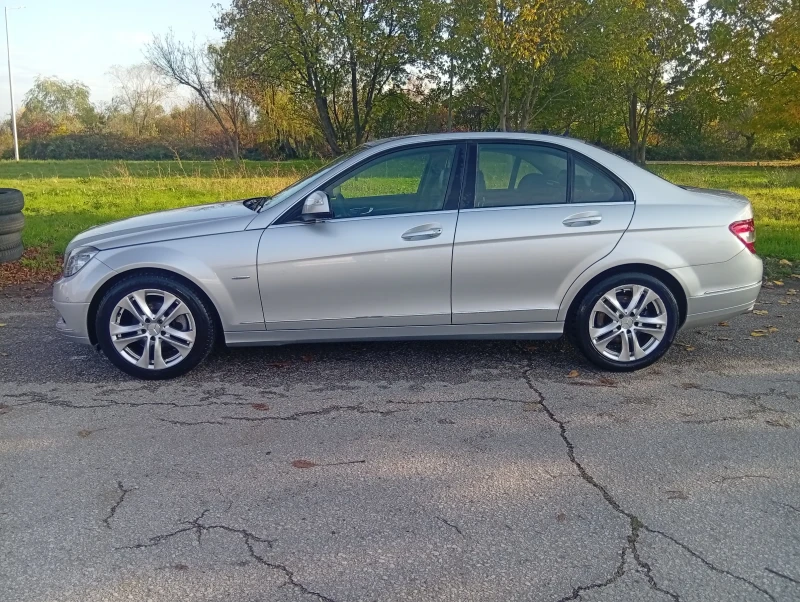 Mercedes-Benz C 220, снимка 4 - Автомобили и джипове - 52351906