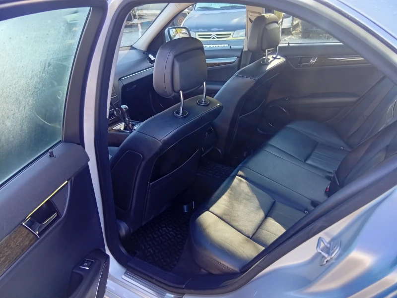 Mercedes-Benz C 220, снимка 10 - Автомобили и джипове - 52351906