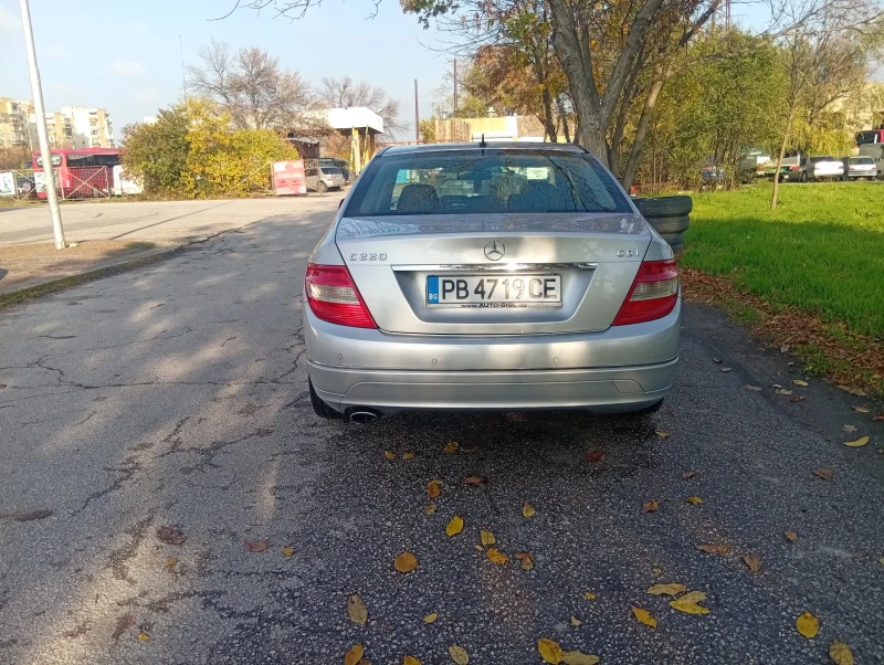 Mercedes-Benz C 220, снимка 7 - Автомобили и джипове - 52351906