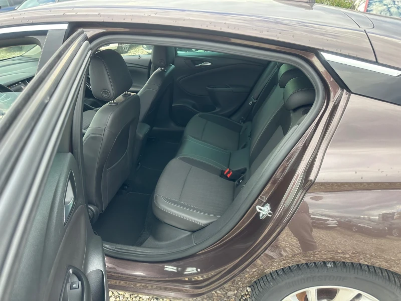 Opel Astra  1.6 CDTI Ultimate, снимка 9 - Автомобили и джипове - 52503910