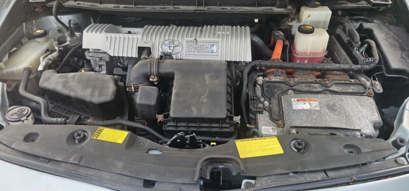 Toyota Prius, снимка 8 - Автомобили и джипове - 52510305