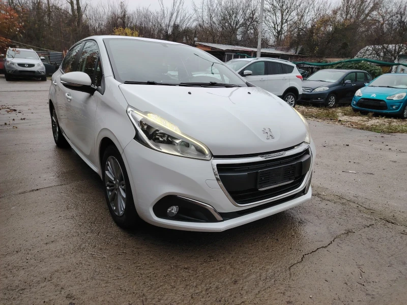 Peugeot 208 1.2i Газ-Бензин, снимка 4 - Автомобили и джипове - 52641928