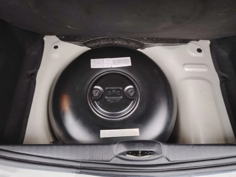 Peugeot 208 1.2i Газ-Бензин, снимка 10 - Автомобили и джипове - 52641928