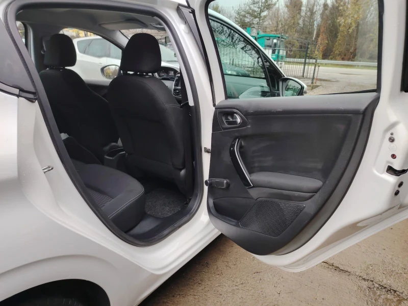 Peugeot 208 1.2i Газ-Бензин, снимка 8 - Автомобили и джипове - 52641928