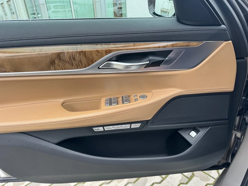 BMW 740 xDrive, снимка 14 - Автомобили и джипове - 53538331