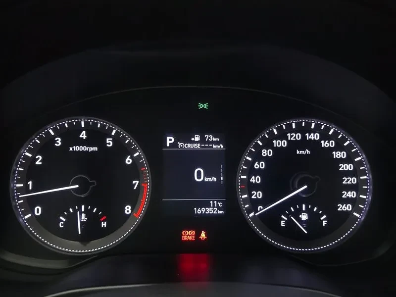 Hyundai Grandeur 2.4 Premium, снимка 8 - Автомобили и джипове - 55391227