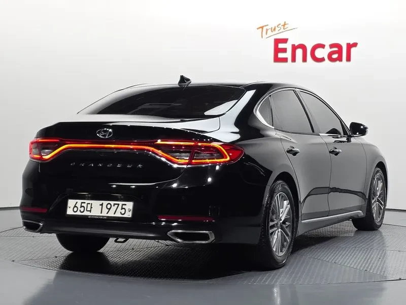 Hyundai Grandeur 2.4 Premium, снимка 2 - Автомобили и джипове - 55391227
