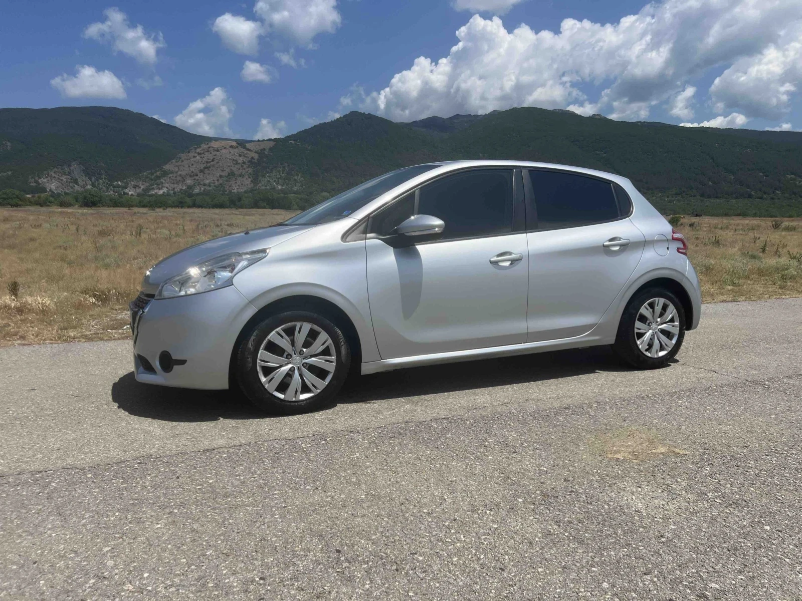 Peugeot 208  - изображение 6