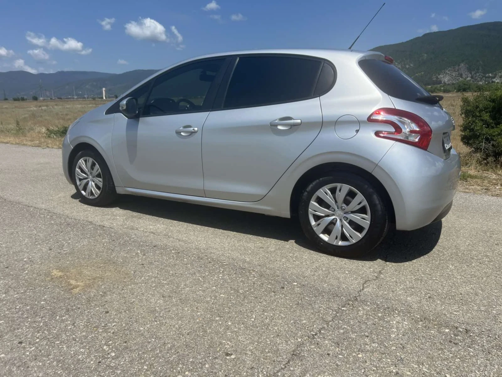 Peugeot 208  - изображение 3
