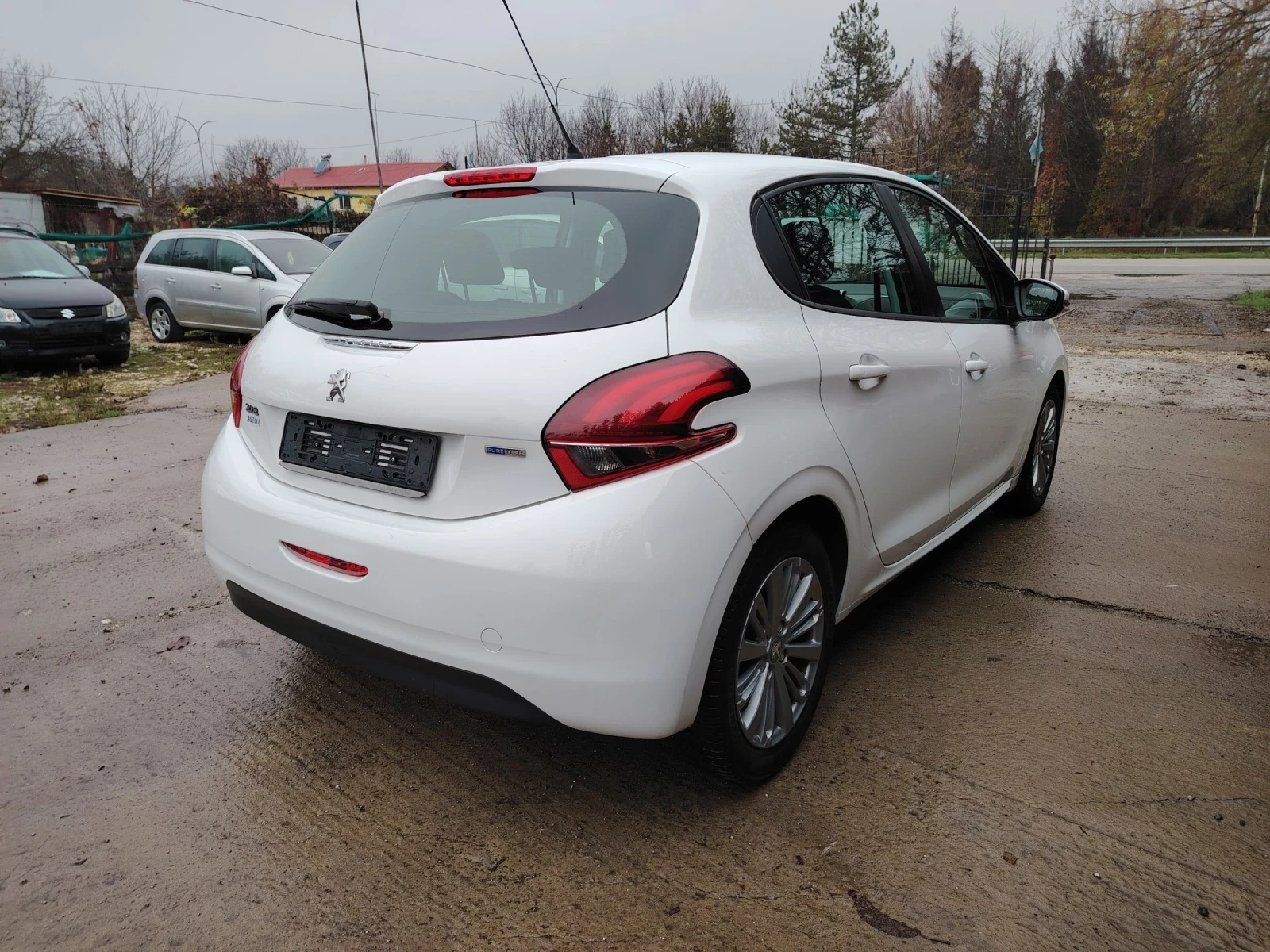 Peugeot 208 1.2i - | Mobile.bg   3