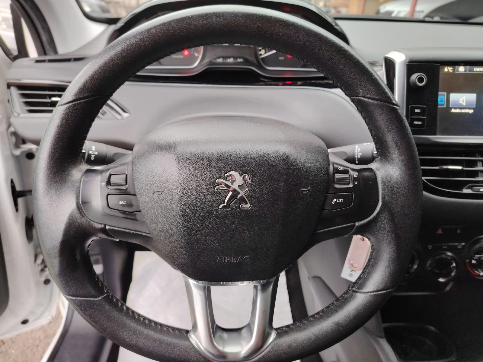 Peugeot 208 1.2i - | Mobile.bg   15