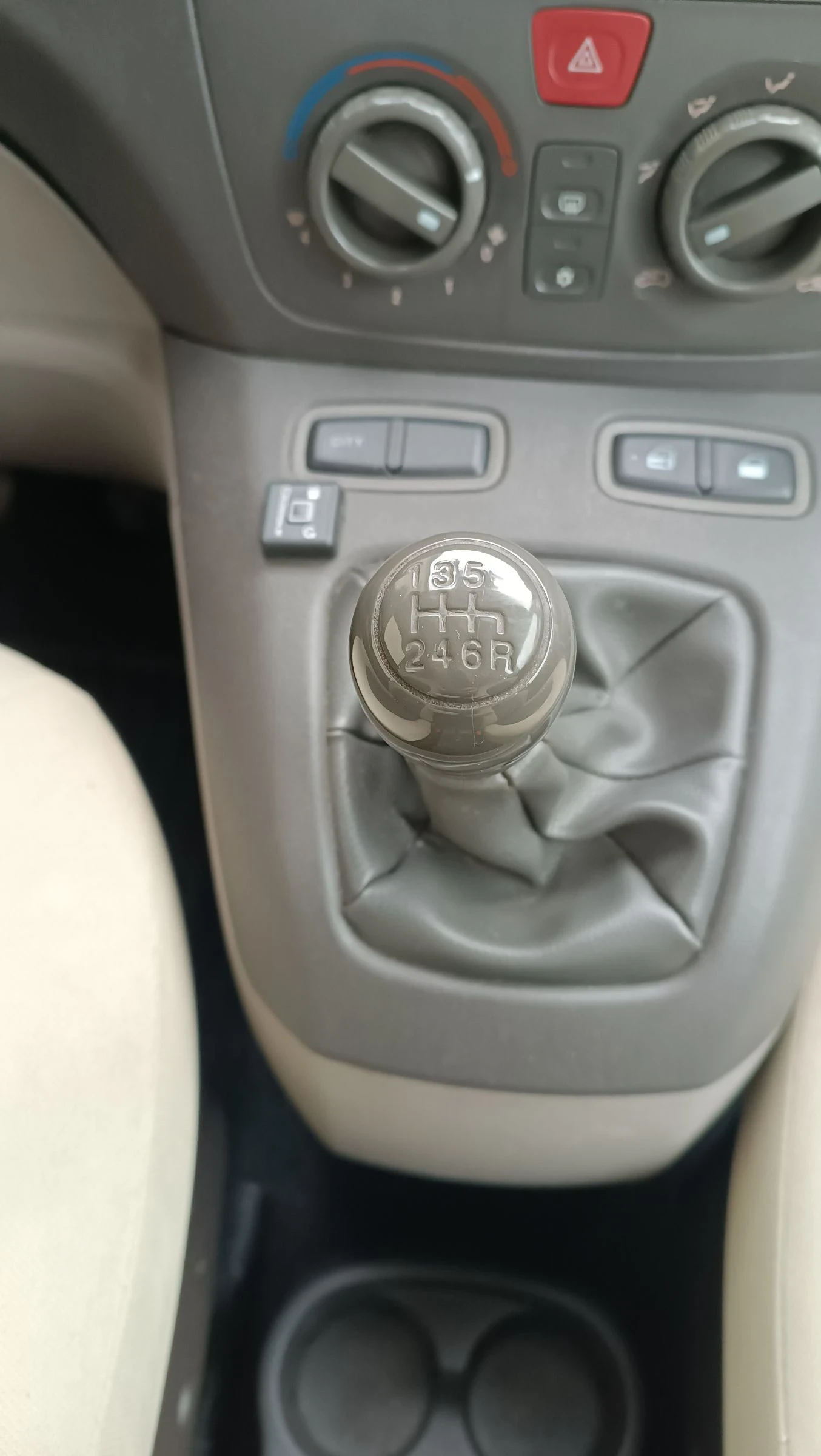 Fiat Idea 1.4, 16v, 6 скорости, GPL - изображение 8