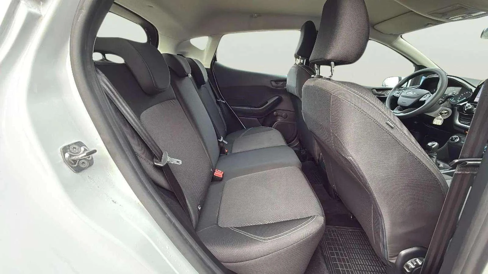 Ford Fiesta 1.1 L, снимка 12 - Автомобили и джипове - 53880482