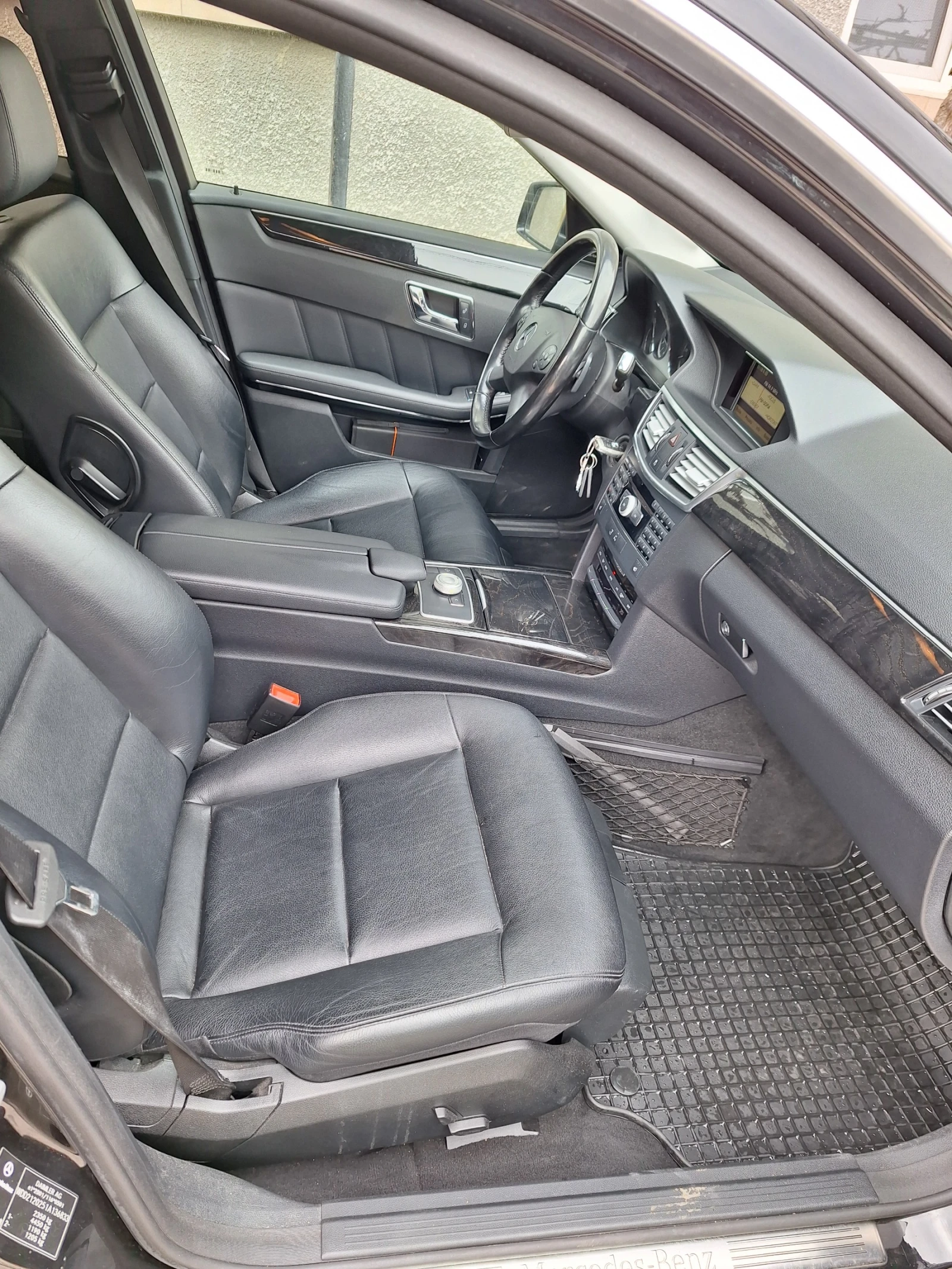 Mercedes-Benz E 350, снимка 10 - Автомобили и джипове - 53934403