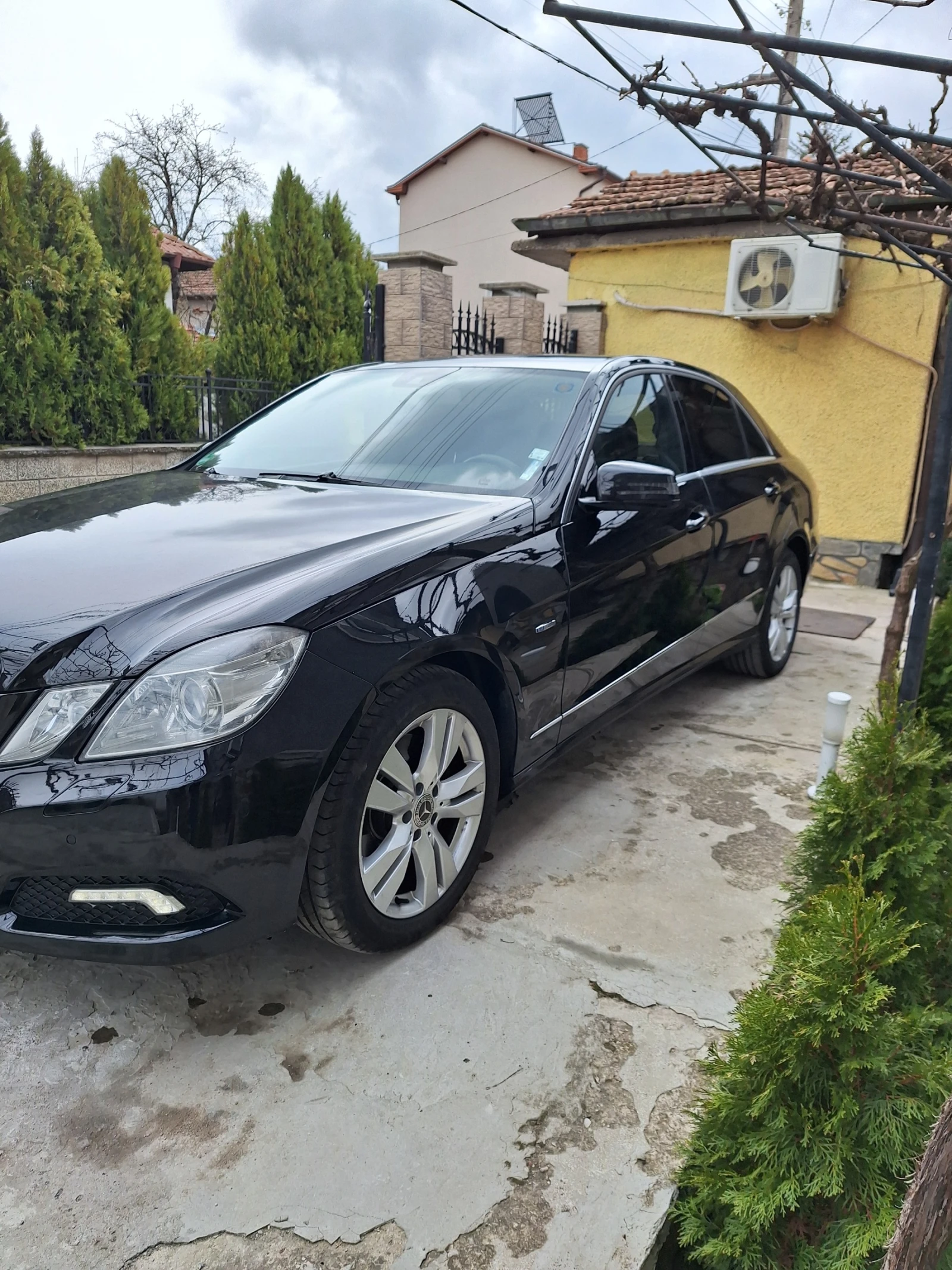 Mercedes-Benz E 350, снимка 4 - Автомобили и джипове - 53934403