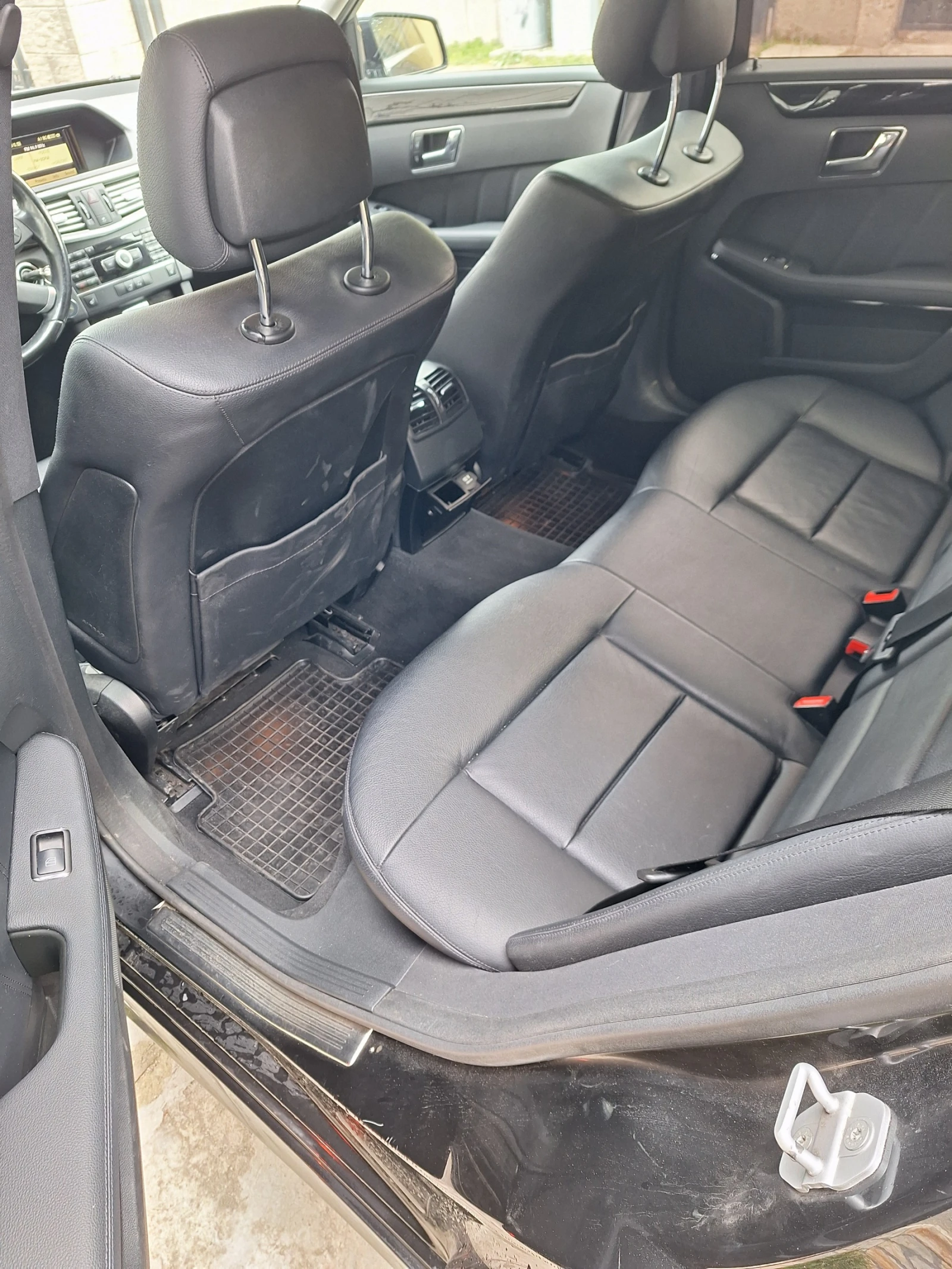 Mercedes-Benz E 350, снимка 11 - Автомобили и джипове - 53934403