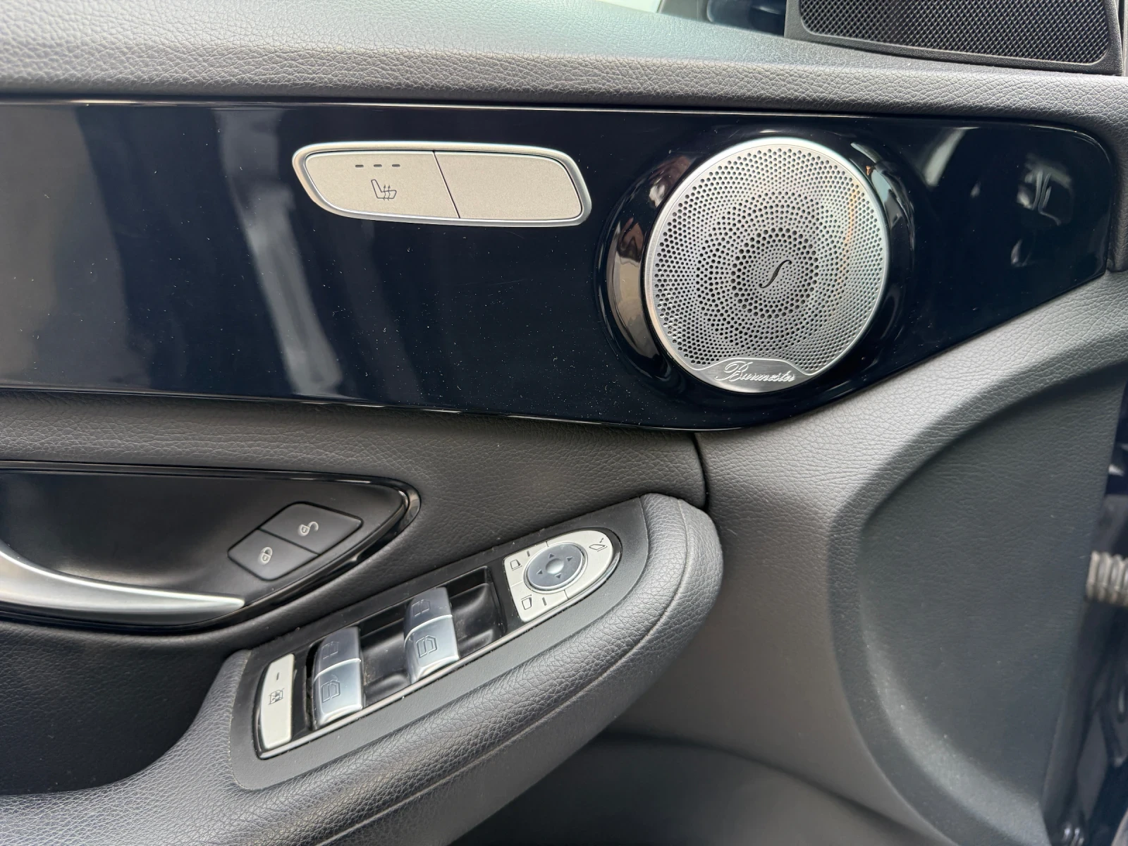 Mercedes-Benz C 220, снимка 7 - Автомобили и джипове - 54136878