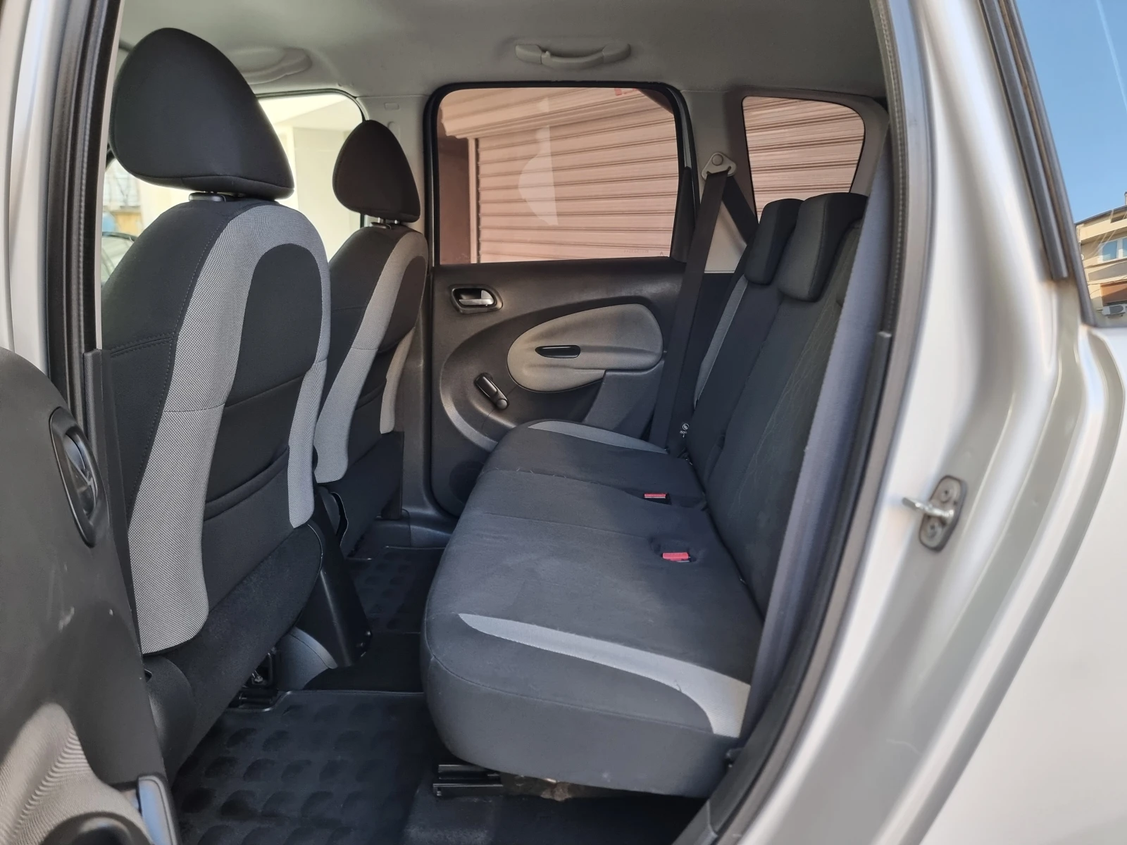 Citroen C3 Picasso 1.6 HDI TOP LED, снимка 14 - Автомобили и джипове - 54138465