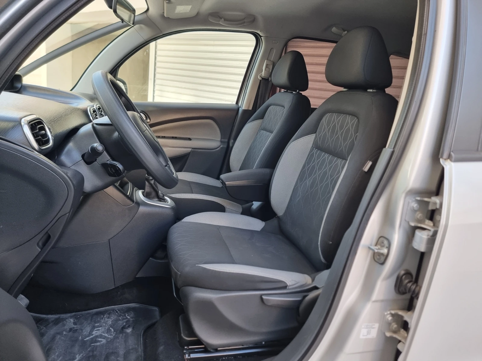 Citroen C3 Picasso 1.6 HDI TOP LED, снимка 9 - Автомобили и джипове - 54138465