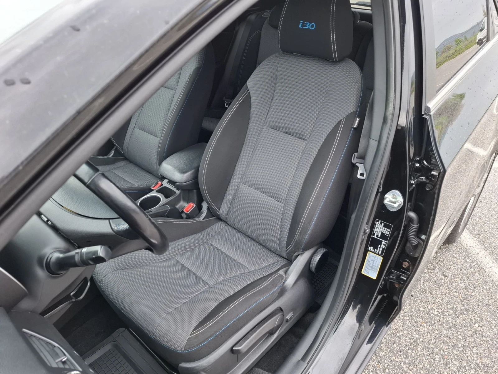 Hyundai I30 1.6 CRDi* АВТОМАТИК* CAMERA* NAVI* LED, снимка 6 - Автомобили и джипове - 54216136