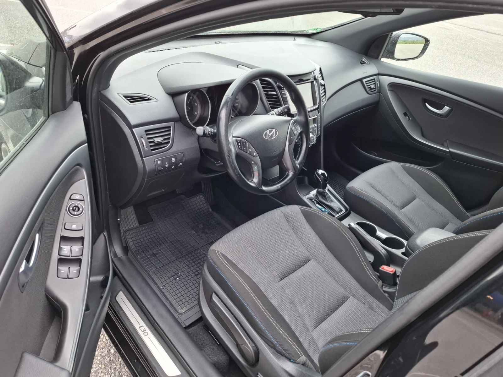 Hyundai I30 1.6 CRDi* АВТОМАТИК* CAMERA* NAVI* LED, снимка 5 - Автомобили и джипове - 54216136