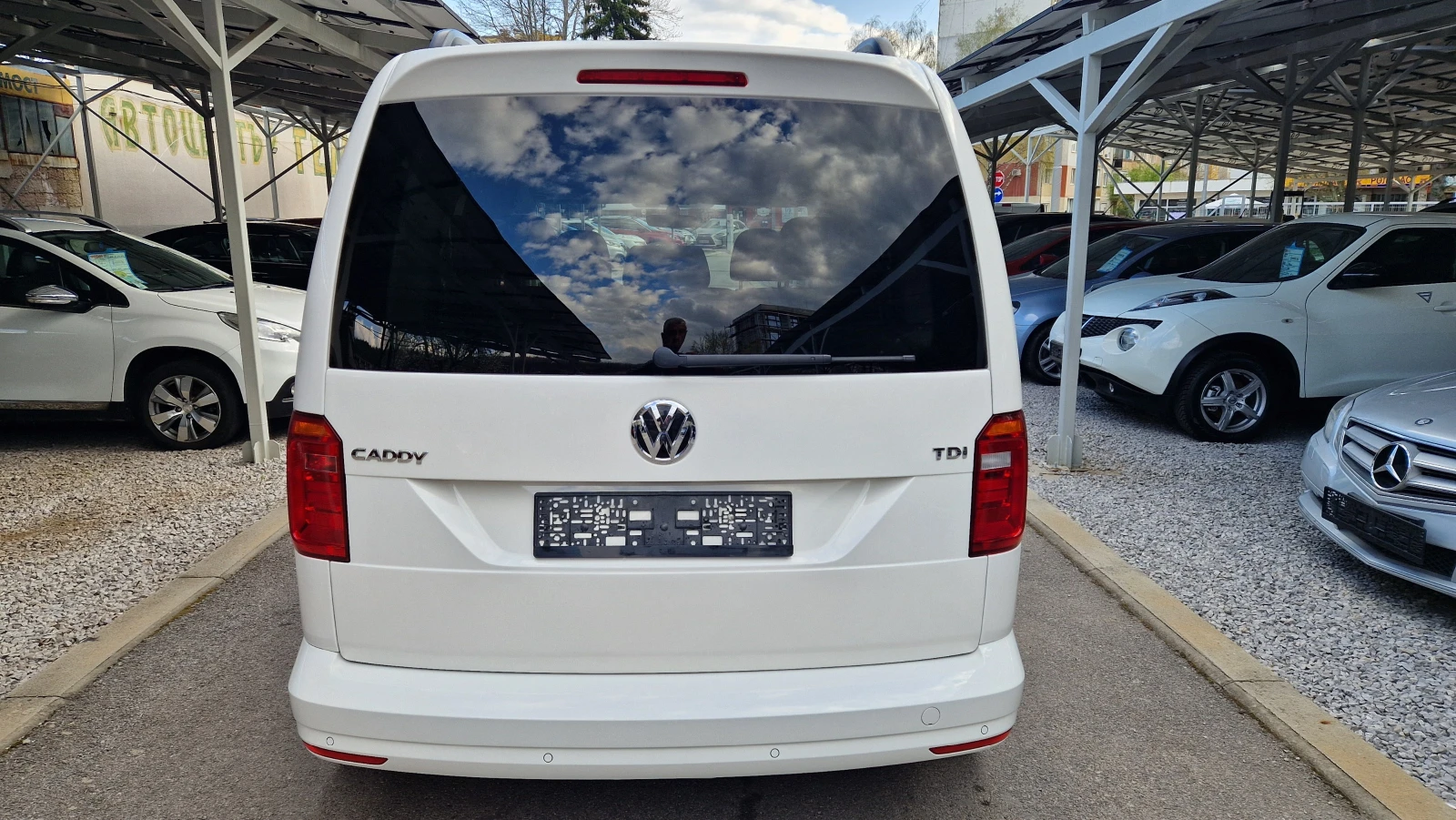 VW Caddy 2.0 TDI, снимка 7 - Автомобили и джипове - 54230086