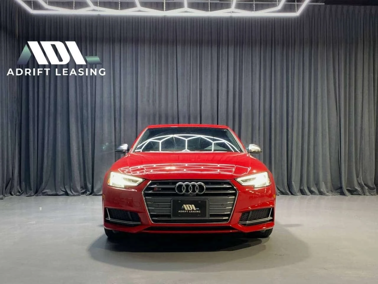Audi S4 * 3.0 TFSI quattro Technik tiptronic * CARFAX * ЦЕ, снимка 2 - Автомобили и джипове - 54856365
