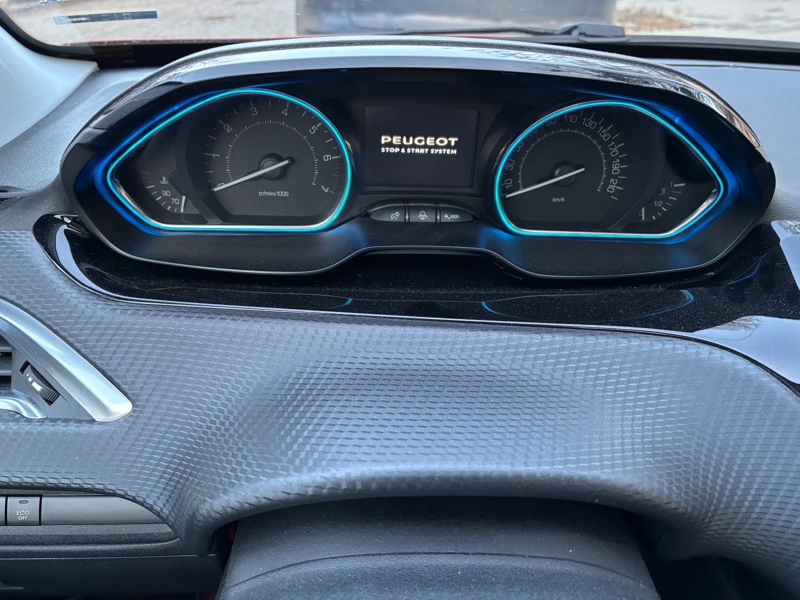 Peugeot 2008, снимка 7 - Автомобили и джипове - 55083846