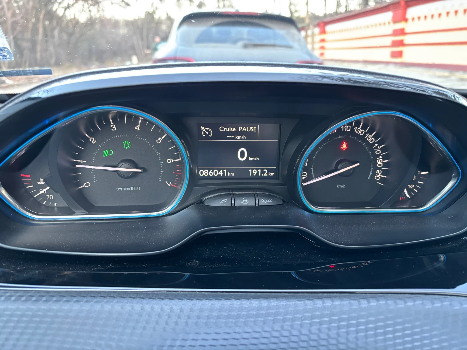 Peugeot 2008, снимка 5 - Автомобили и джипове - 55083846