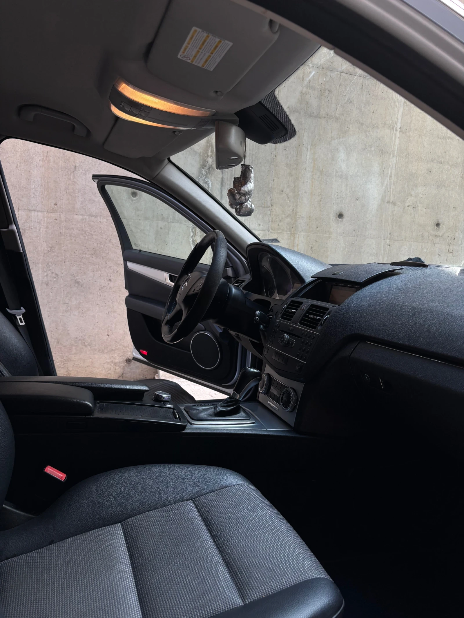 Mercedes-Benz C 220, снимка 10 - Автомобили и джипове - 56077872