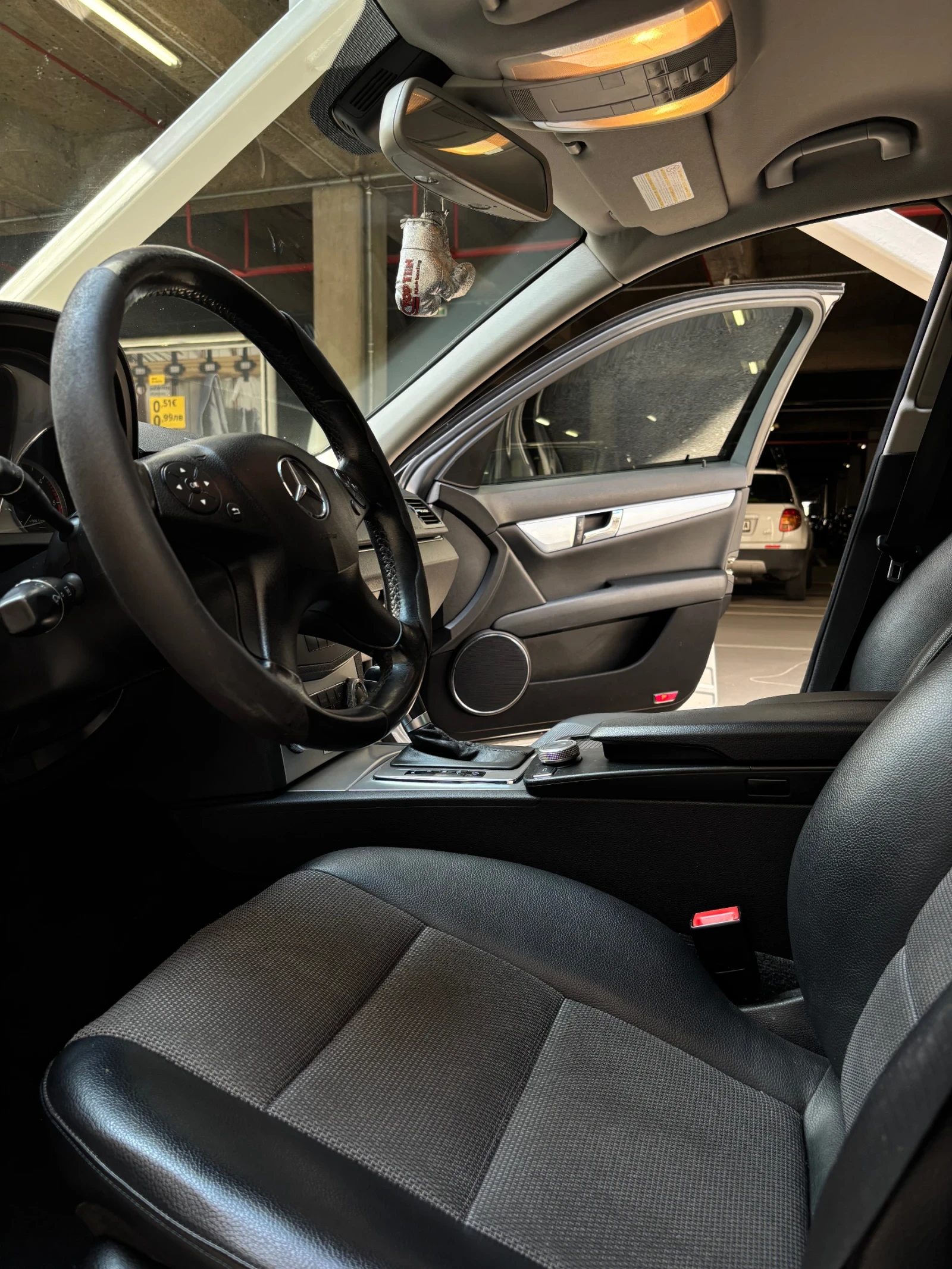 Mercedes-Benz C 220, снимка 9 - Автомобили и джипове - 56077872