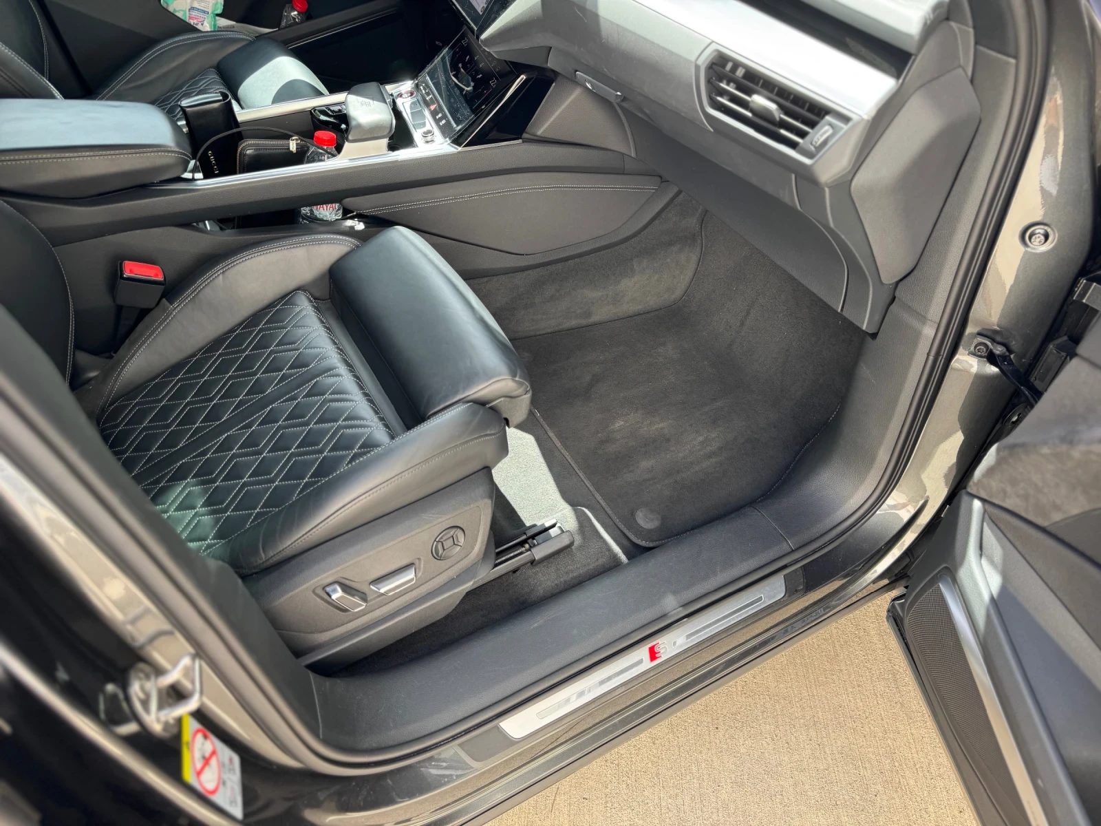 Audi E-Tron S Sportback, снимка 12 - Автомобили и джипове - 55876634