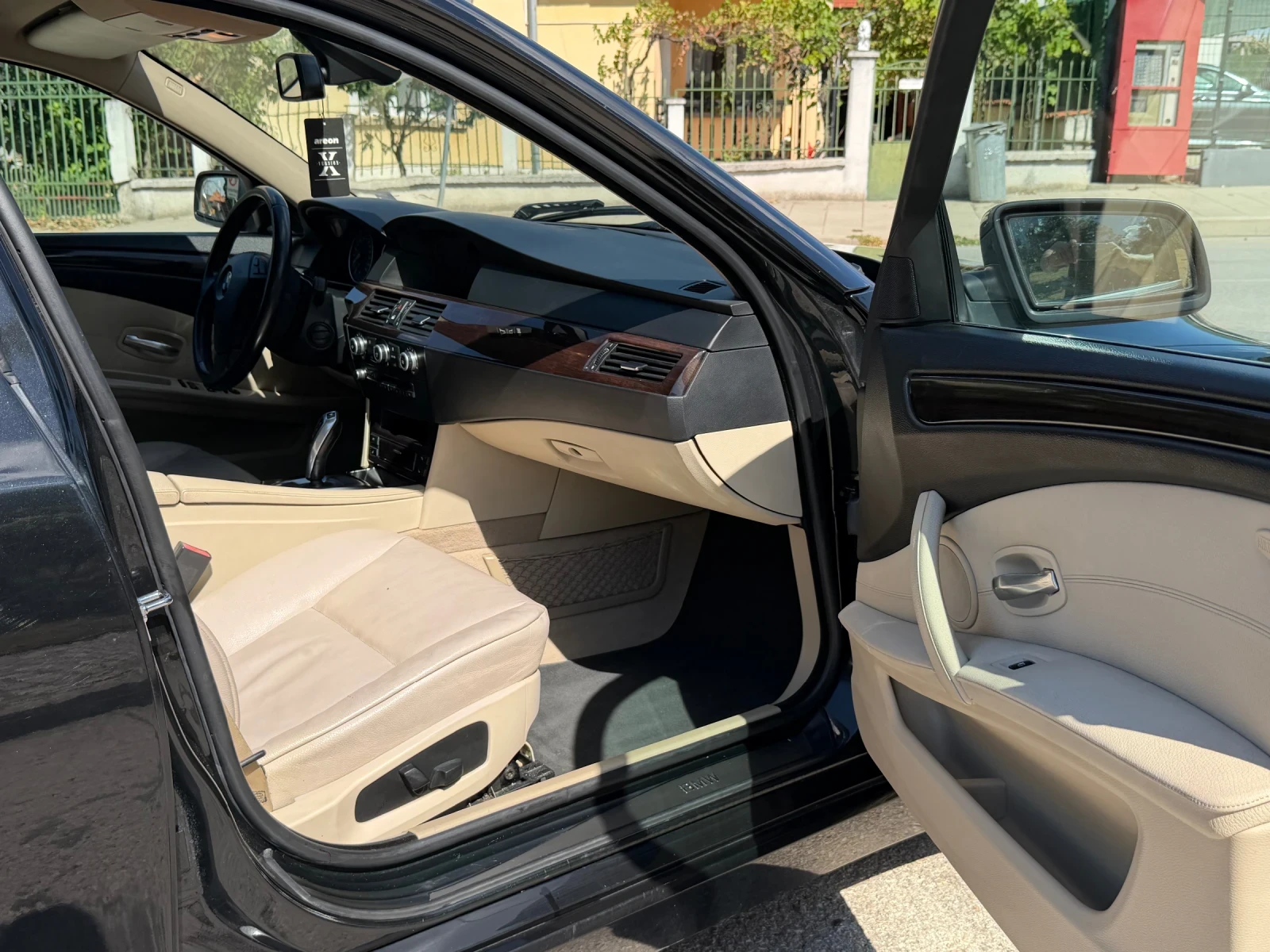 BMW 530 3.0 i Xdrive, снимка 7 - Автомобили и джипове - 56105766