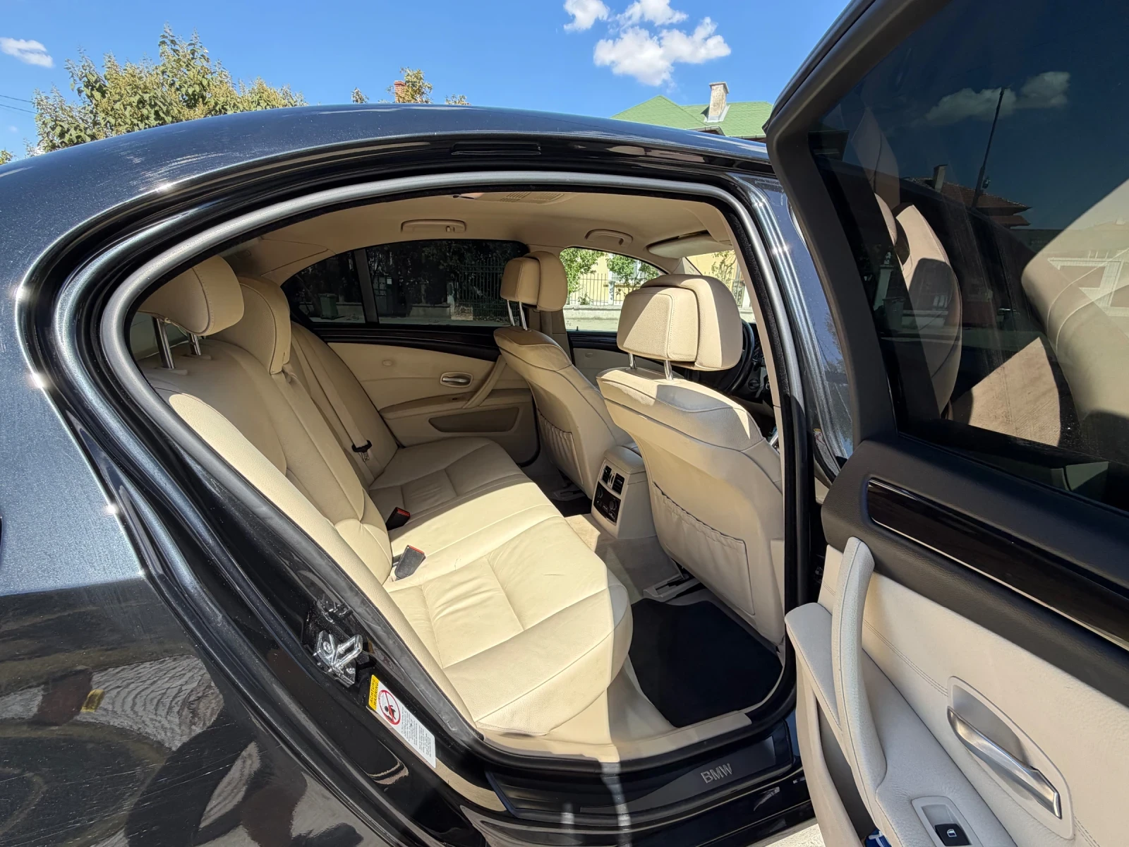 BMW 530 3.0 i Xdrive, снимка 6 - Автомобили и джипове - 56105766
