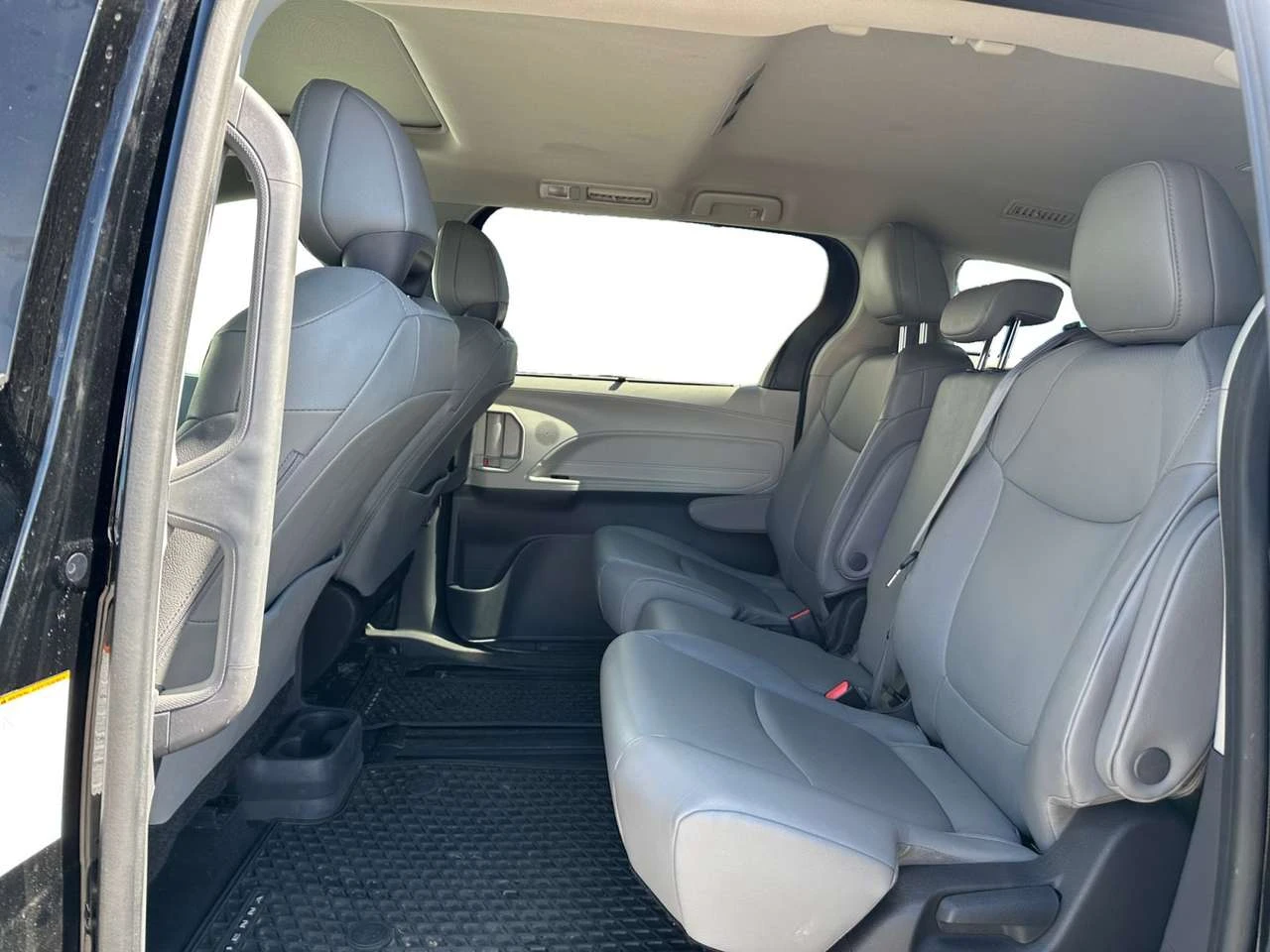 Toyota Sienna Mini Van | Mobile.bg � ����������� 8