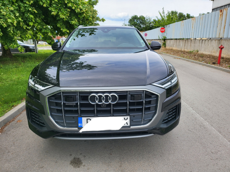 Audi Q8 Premium, Panorama, WAZE, снимка 1 - Автомобили и джипове - 46364516