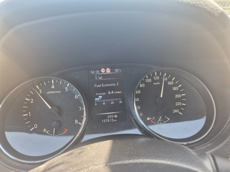 Nissan Qashqai, снимка 7 - Автомобили и джипове - 51573621