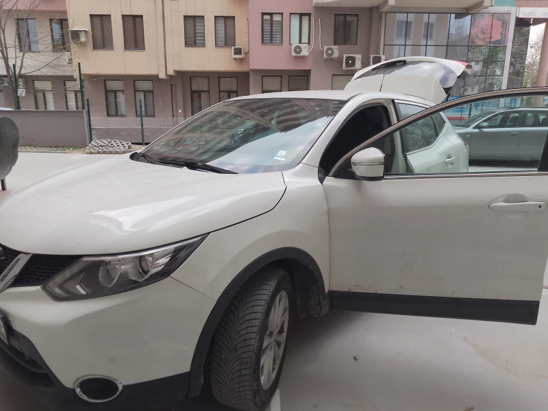 Nissan Qashqai, снимка 3 - Автомобили и джипове - 51573621