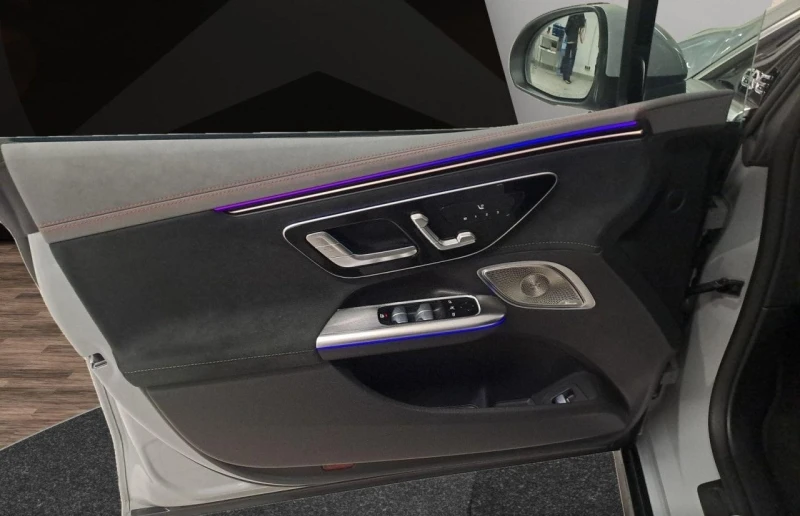 Mercedes-Benz EQE 43 AMG/4-MATIC/BURM/AIRMATIC/DISTRONIC/360/KEYLESS, снимка 7 - Автомобили и джипове - 50877014