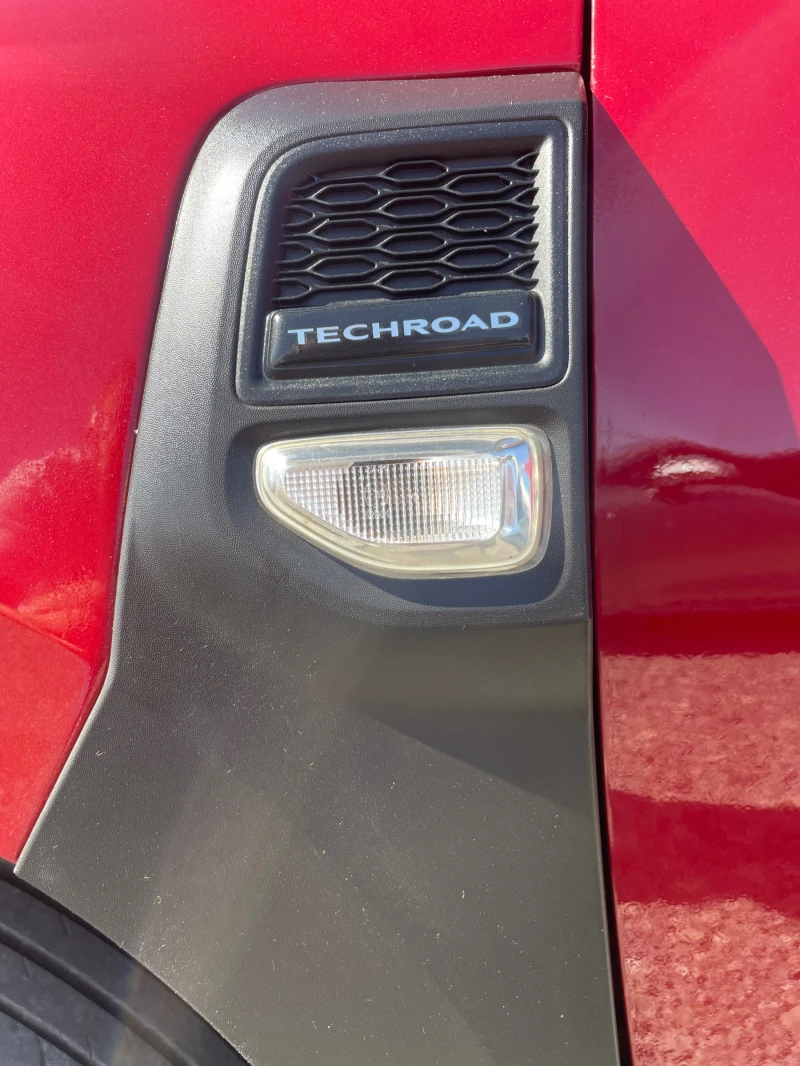 Dacia Duster 1.6 Бензин ГАЗ RED-line, снимка 16 - Автомобили и джипове - 52122393