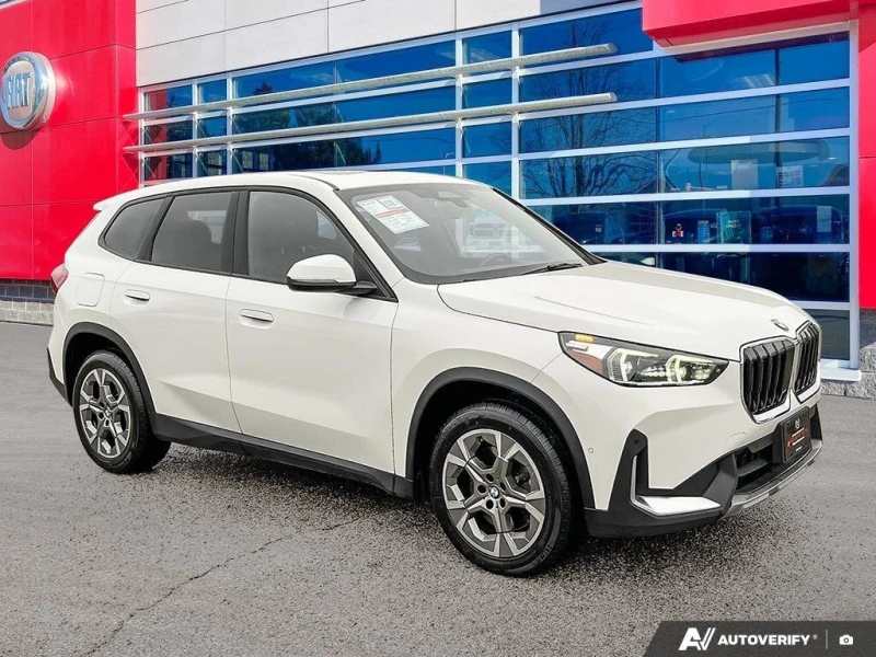 BMW X1 * xDrive28i | Leather | Apple Carplay | Heated Sea, снимка 7 - Автомобили и джипове - 52805700