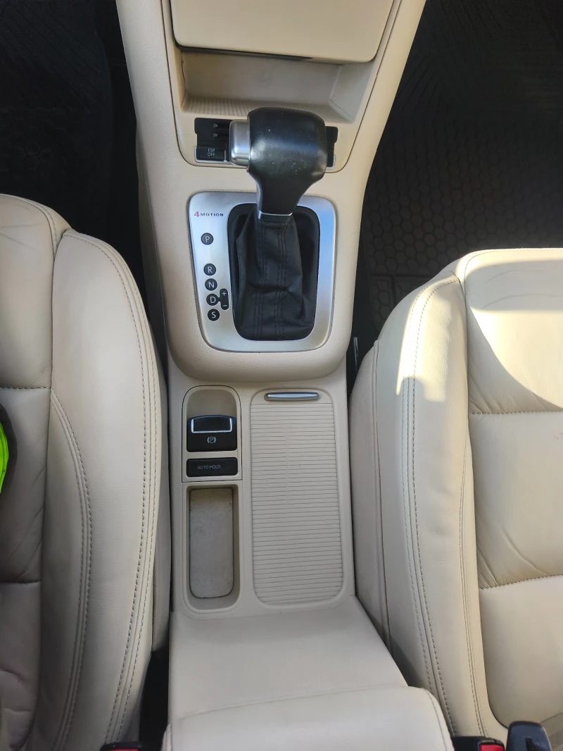 VW Tiguan 2.0TSI 4Motion 4x4, снимка 11 - Автомобили и джипове - 53299782