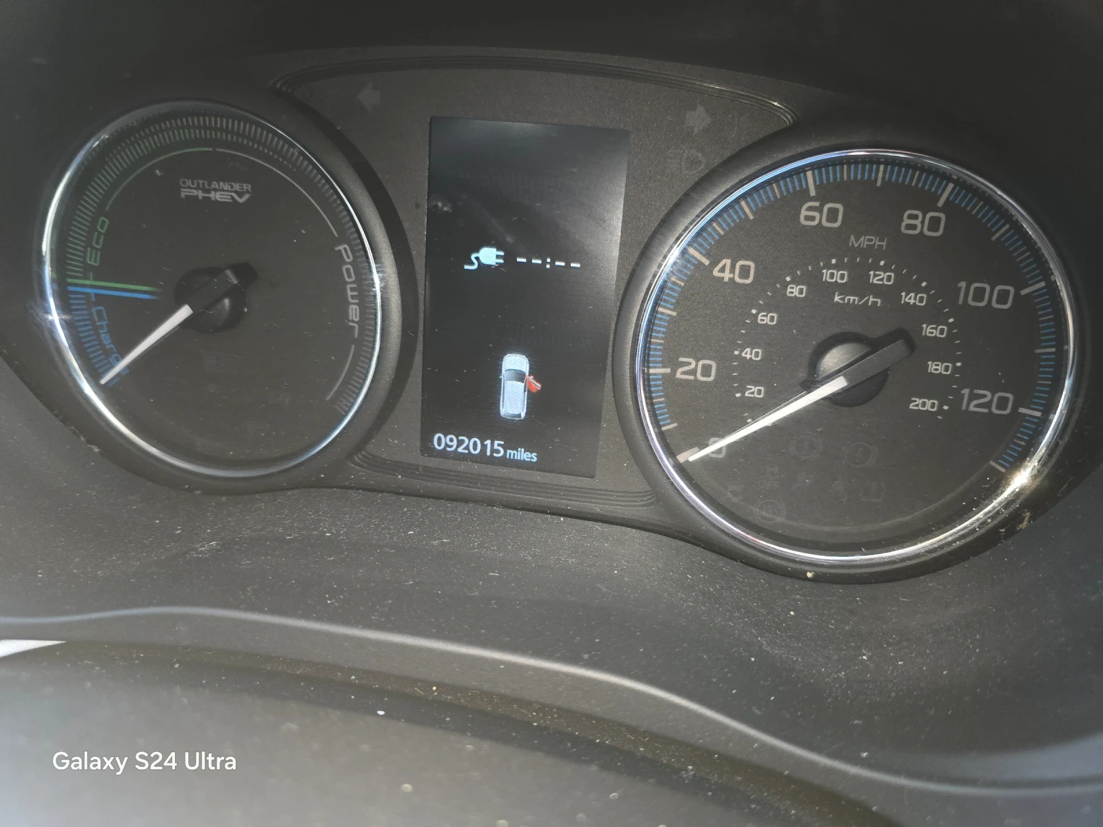 Mitsubishi Outlander Plug-in Hybrid  - изображение 9