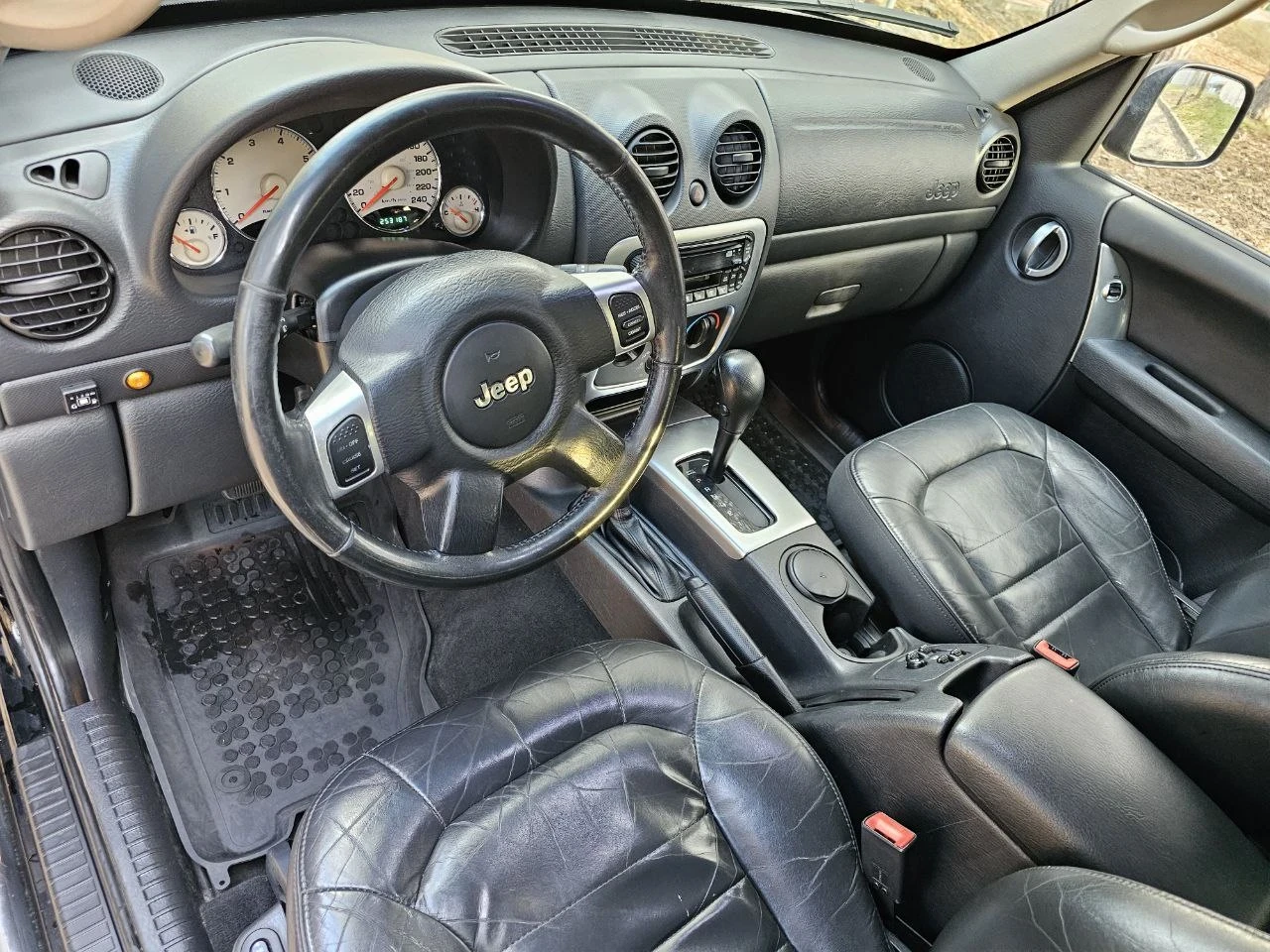 Jeep Cherokee  - изображение 5