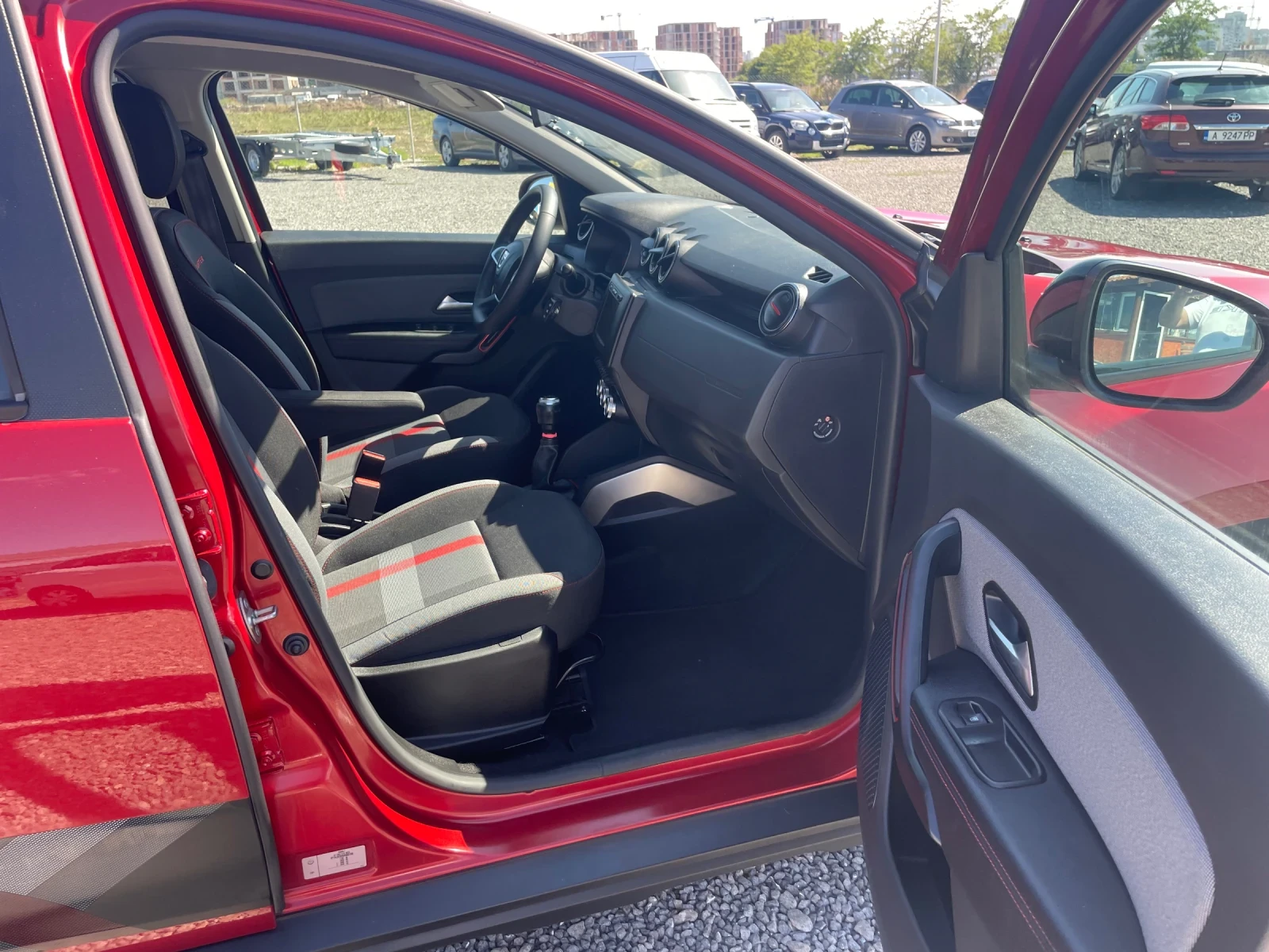 Dacia Duster 1.6 Бензин ГАЗ RED-line - изображение 9